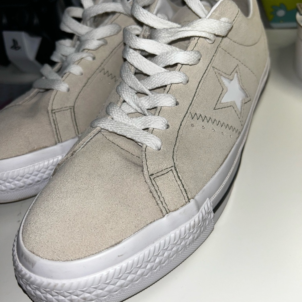 Converse One Star Pro Cream Sneakers suede. Pre-owned size 10 men’s